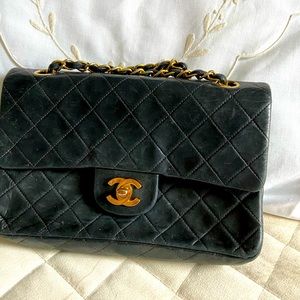 Authentic ChanelVintage Purse with Chain